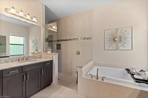 Bath - 4382 Caldera Cir, Naples, FL 34119 photo 3 of 6