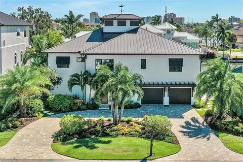 378 Seabee Ave, Naples, FL 34108