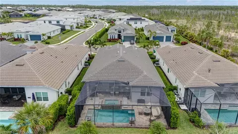 9292 Cayman Dr, Naples, FL 34114