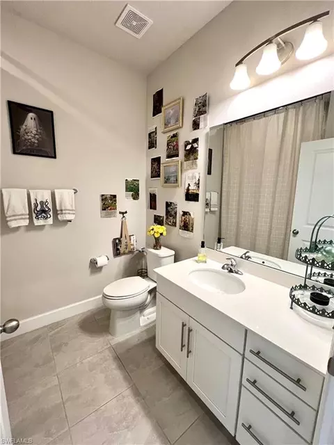 Bath - 9712 Parrish Glenn, Parrish, FL 34219 photo 2 of 2