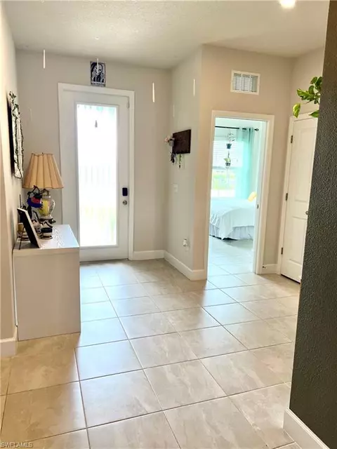 Entry Way - 9712 Parrish Glenn, Parrish, FL 34219 photo 2 of 4