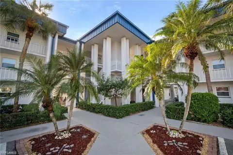1828 Pine Valley Dr #310, Fort Myers, FL 33907