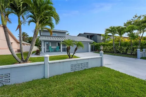 607 92nd Ave N, Naples, FL 34108