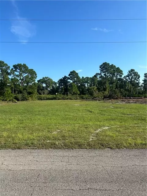 1147 Nimitz Blvd, Lehigh Acres, FL 33974