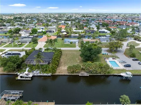 5115 Manor Ct, Cape Coral, FL 33904