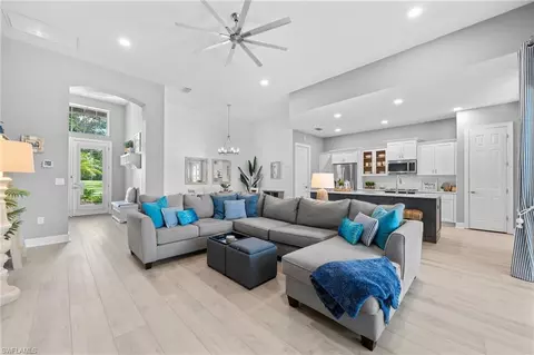 9451 Quarry Dr, Naples, FL 34120
