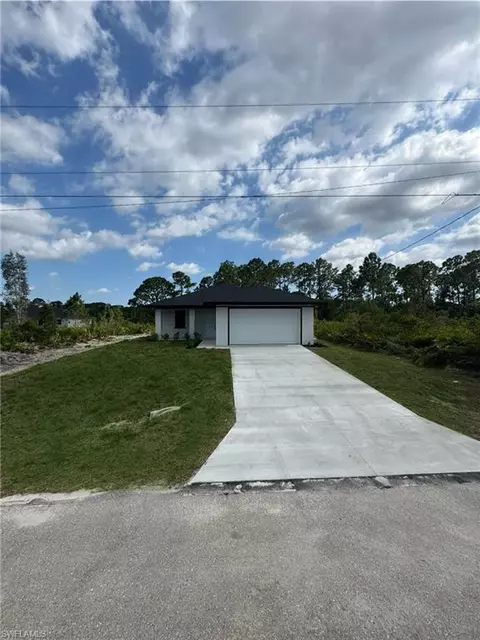 3411 74th St W, Lehigh Acres, FL 33971