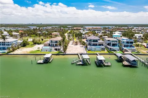 855 San Carlos Dr, Fort Myers Beach, FL 33931