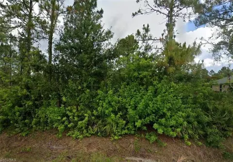 811 Clark Ave, Lehigh Acres, FL 33972
