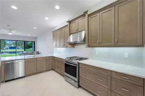 4397 Aurora St, Naples, FL 34119 photo 4