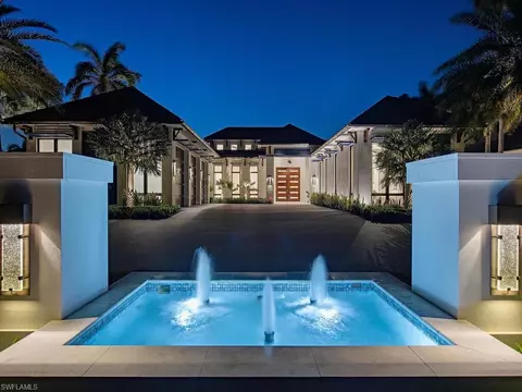 661 Galleon Dr, Naples, FL 34102