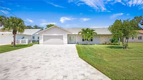 3903 SE 18th Pl, Cape Coral, FL 33904