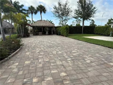 13615 Snook Cir, Naples, FL 34114