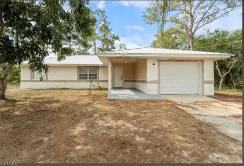 5005 Squaw Ln, Labelle, FL 33935