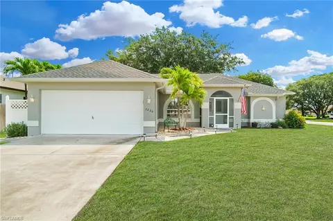 3220 Citron Dr, Naples, FL 34120