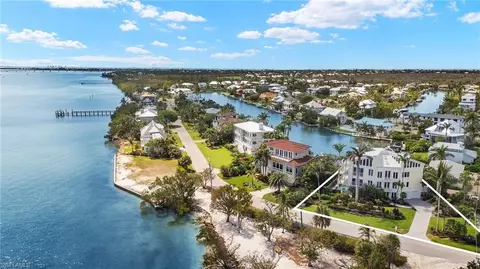 1581 San Carlos Bay Dr, Sanibel, FL 33957