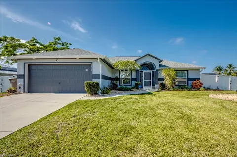1812 SW 10th Ter, Cape Coral, FL 33991