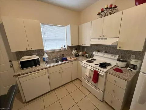 Kitchen - 1716 48th St SW, Naples, FL 34116 photo 2 of 4