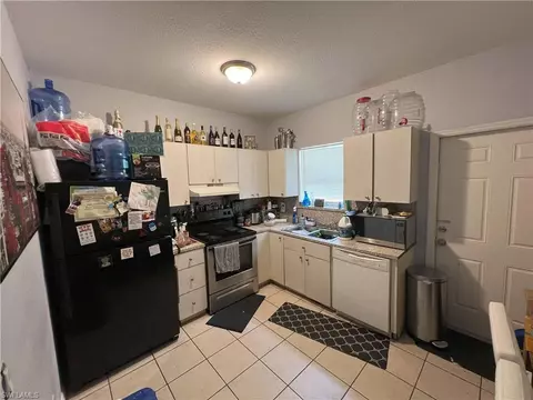Kitchen - 1716 48th St SW, Naples, FL 34116 photo 3 of 4