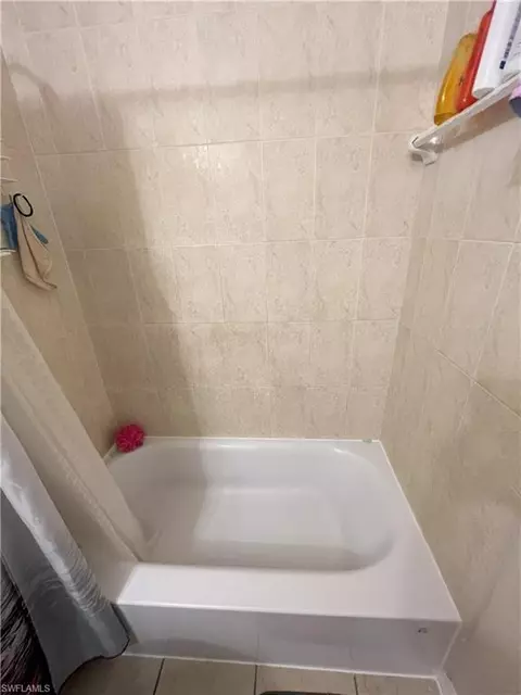 Bath - 1716 48th St SW, Naples, FL 34116 photo 2 of 4