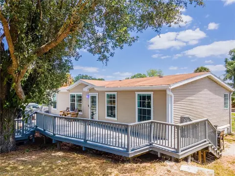 1935 Phillips Rd, Fort Denaud, FL 33935
