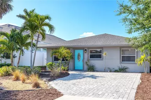 736 94th Ave N, Naples, FL 34108