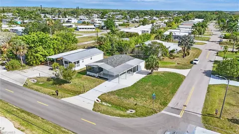 897 Manatee Rd, Naples, FL 34114 photo 2