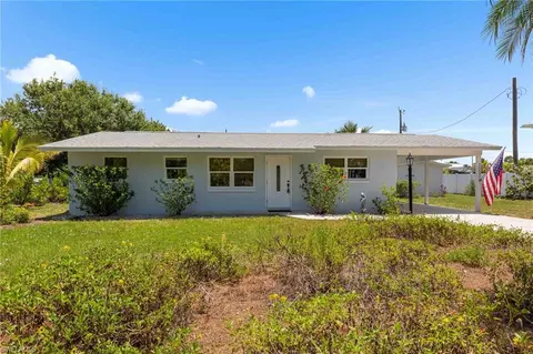 20681 Coconut Dr, Estero, FL 33928