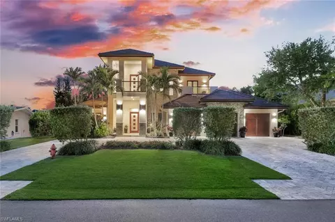 Exterior - 875 Wedge Dr, Naples, FL 34103 photo 4 of 14