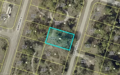 562 Flamingo Ave S, Lehigh Acres, FL 33974