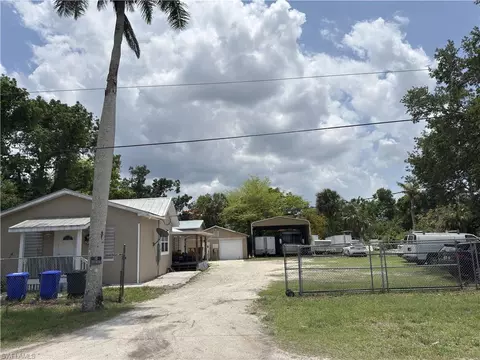 3854 Woodside Ave, Fort Myers, FL 33916