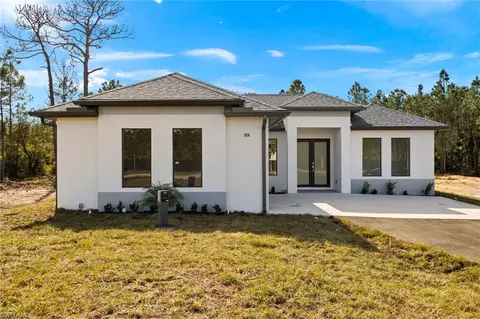 4076 2nd Ave NE, Naples, FL 34120