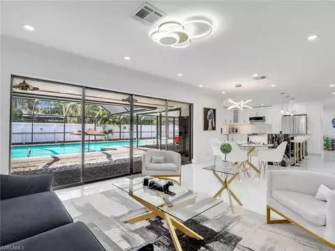 208 Erie Dr, Naples, FL 34110