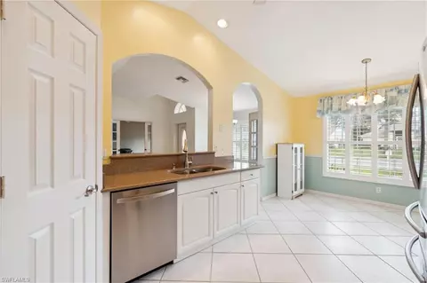 877 Charlemagne Blvd, Naples, FL 34112