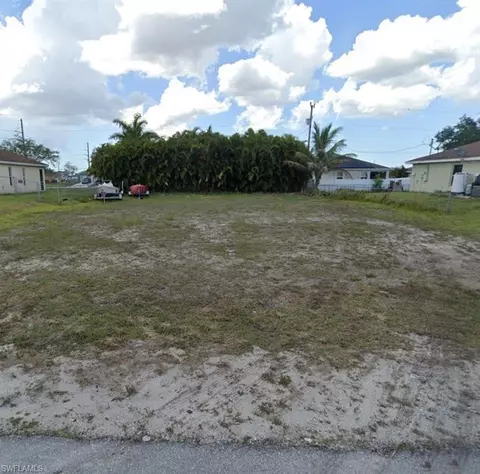 2730 NE 2nd Pl, Cape Coral, FL 33909