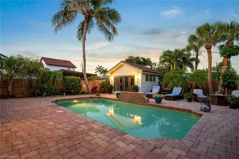 10340 Vanderbilt Dr, Naples, FL 34108 photo 4