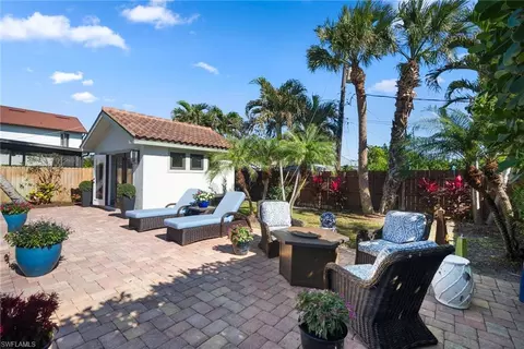 10340 Vanderbilt Dr, Naples, FL 34108 photo 37