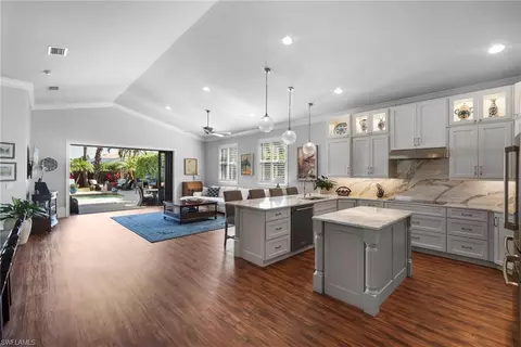 10340 Vanderbilt Dr, Naples, FL 34108 photo 19