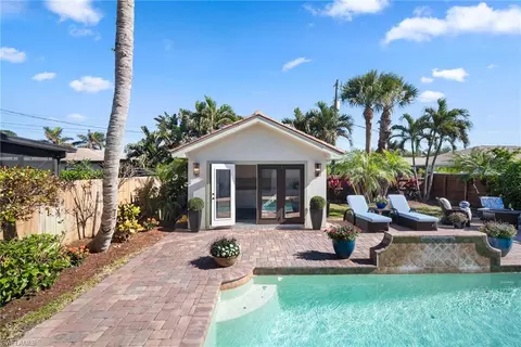 10340 Vanderbilt Dr, Naples, FL 34108 photo 43