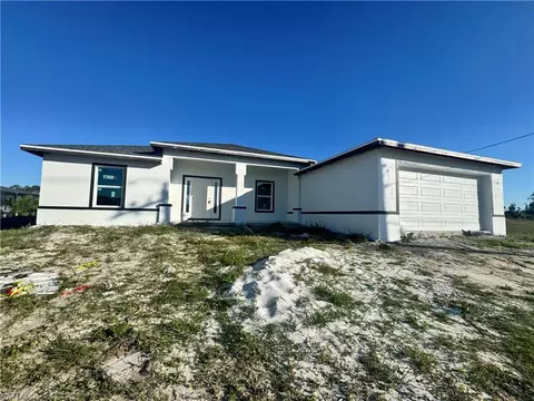904 Vogiantzis Pkwy, Cape Coral, FL 33909