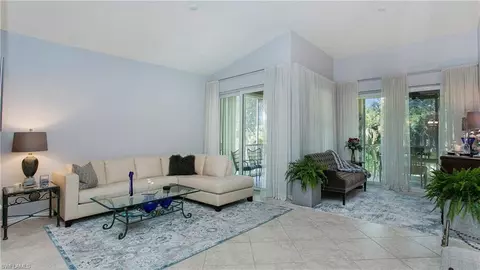 6805 Huntington Lakes Cir #201, Naples, FL 34119