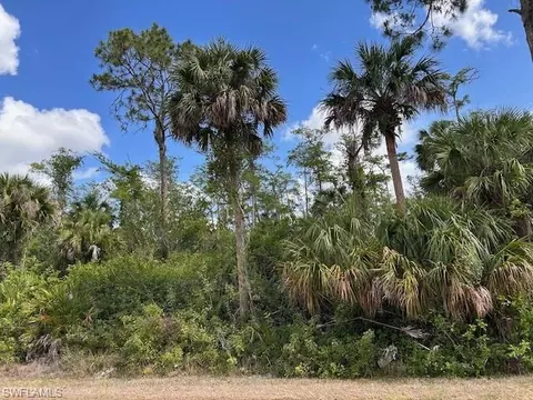 27 Nn 18th Ave NE, Naples, FL 34120