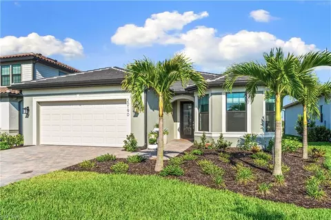 Exterior - 20190 Hartford Blvd, Estero, FL 33928 photo 2 of 10