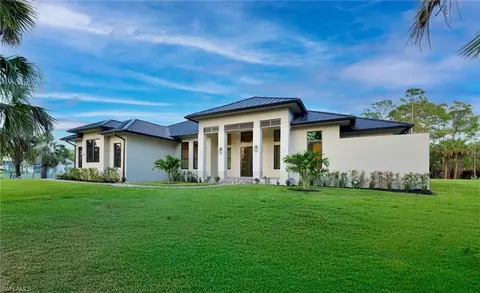 538 13th St SW, Naples, FL 34117
