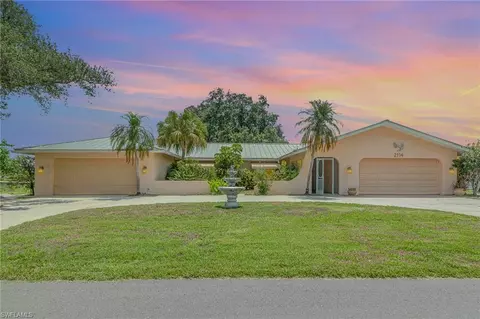 2114 Aruba Ave, Fort Myers, FL 33905