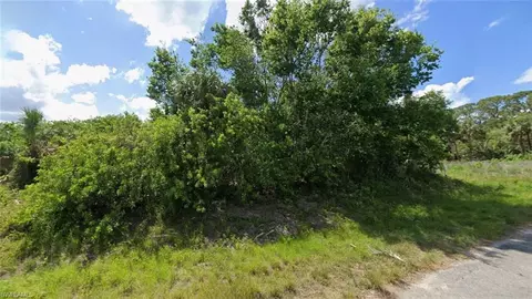 324 Phoenix Ter, Labelle, FL 33935
