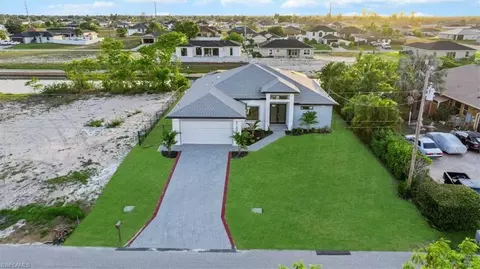 2102 NE 1st Pl, Cape Coral, FL 33909