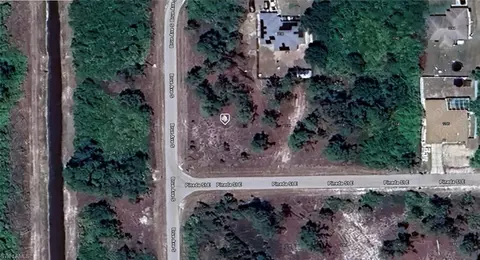 Eggelstom Ave, North Port, FL 34291