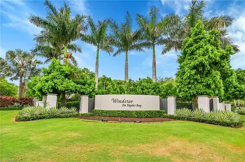4700 Yacht Harbor Dr #612, Naples, FL 34112