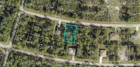 1026 Hunter St E, Lehigh Acres, FL 33974